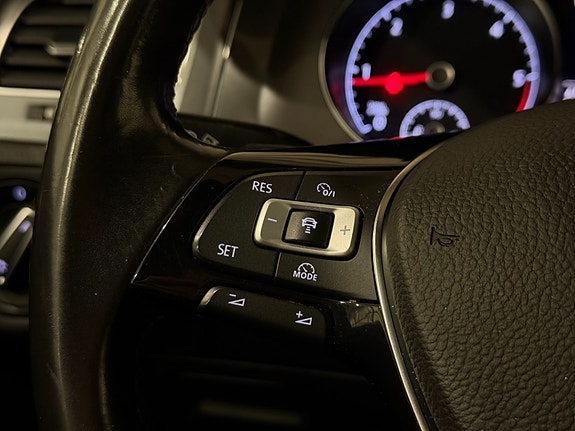 Volkswagen Golf Alltrack 18 of 29