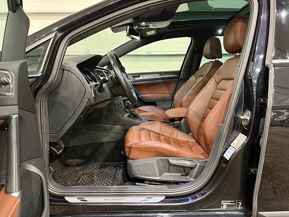 Volkswagen Golf Alltrack 10 of 29