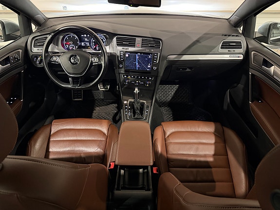 Volkswagen Golf Alltrack 17 of 29