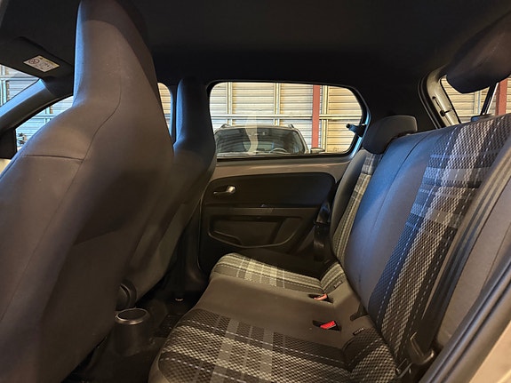 Volkswagen UP! 20 of 28