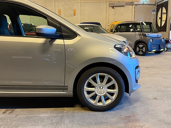 Volkswagen UP! 5 of 5