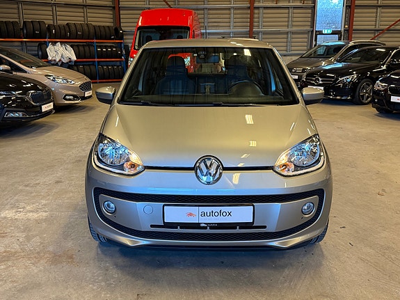 Volkswagen UP! 3 of 5