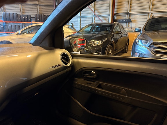Volkswagen UP! 15 of 28
