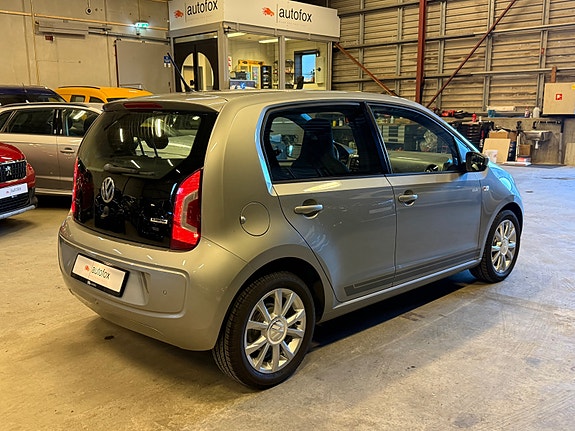 Volkswagen UP! 7 of 28