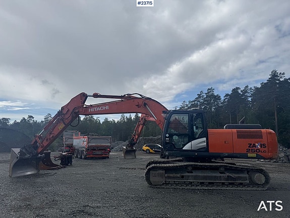 Hitachi ZX250LC-5B Beltegraver - Rotortilt og 2 skuffer
