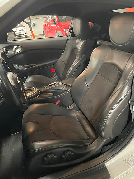 Nissan 370z 4 of 5