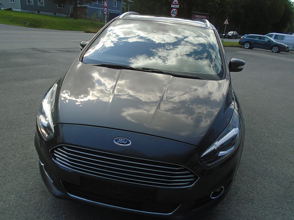 Ford S-MAX 3 of 5