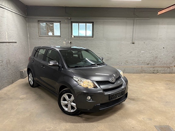 Toyota Urban Cruiser 2 of 30