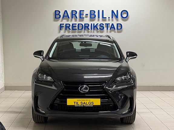 Lexus NX300h 4 of 5