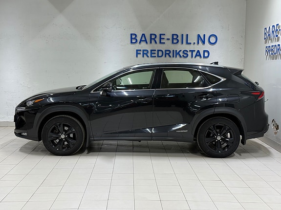 Lexus NX300h 3 of 5