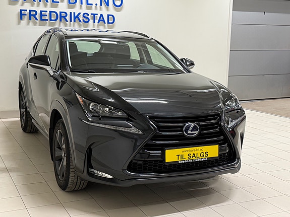 Lexus NX300h 5 of 5
