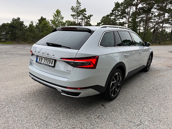 Skoda Superb Scout 5 of 24