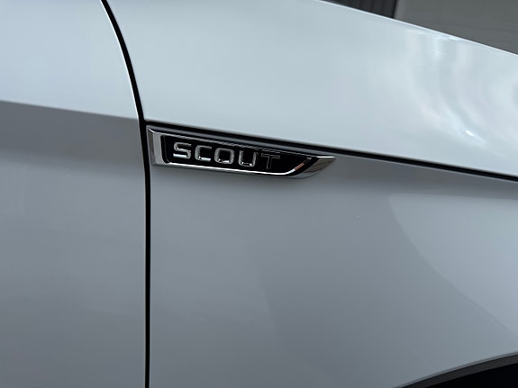 Skoda Superb Scout 8 of 24