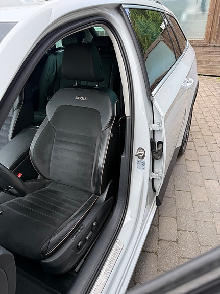 Skoda Superb Scout 10 of 24