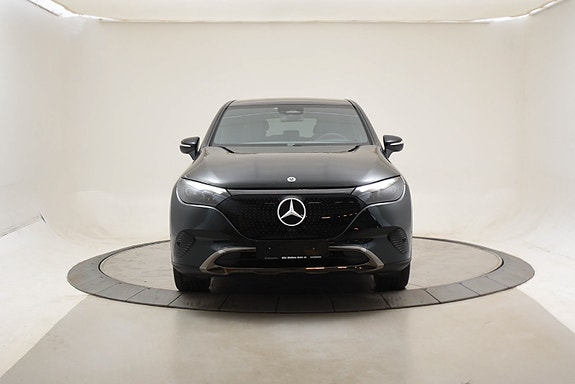 Mercedes-Benz EQE SUV 4 of 5