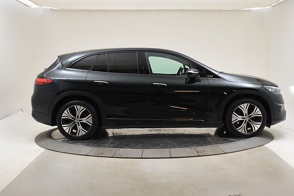 Mercedes-Benz EQE SUV 3 of 5