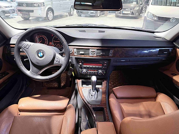 BMW 320d 13 of 30