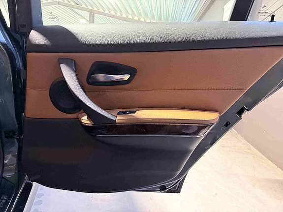 BMW 320d 25 of 30