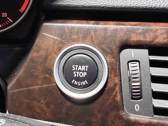 BMW 320d 18 of 30