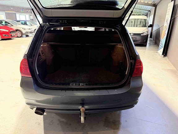 BMW 320d 28 of 30