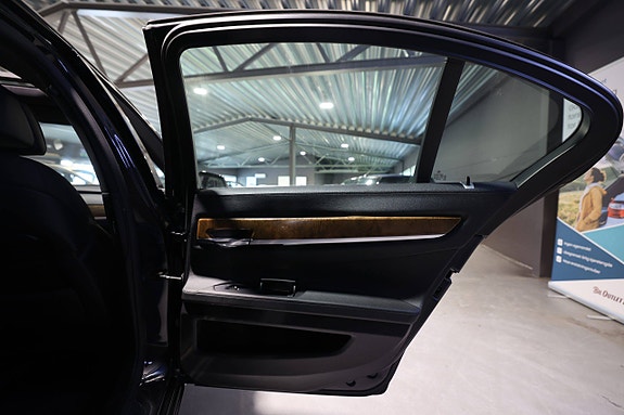 BMW 730d 21 of 26