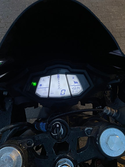 Yamaha YZF-R 125 5 of 10