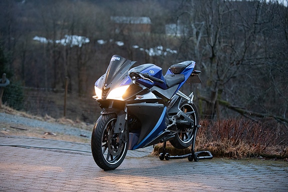 Yamaha YZF-R 125 3 of 10