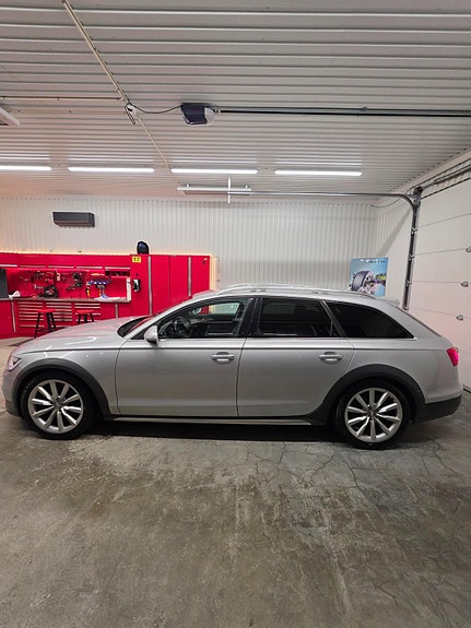 Audi A6 allroad 2 of 5