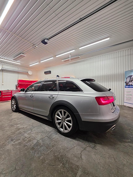 Audi A6 allroad 3 of 5