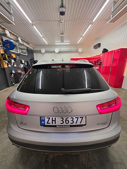 Audi A6 allroad 4 of 5