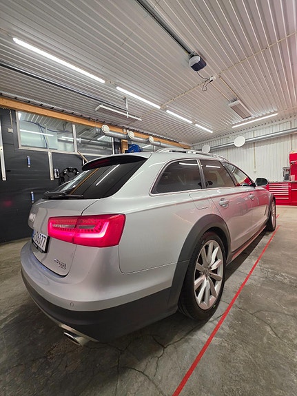 Audi A6 allroad 5 of 5