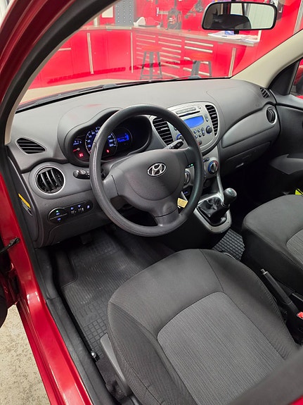Hyundai i10 12 of 19