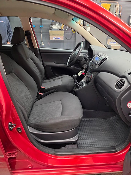 Hyundai i10 15 of 19