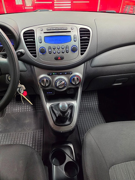 Hyundai i10 14 of 19