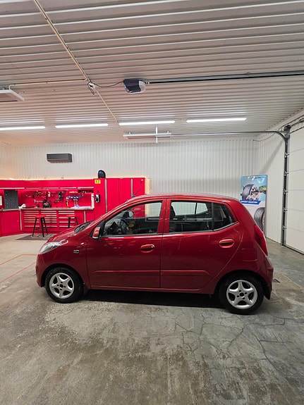 Hyundai i10 3 of 5