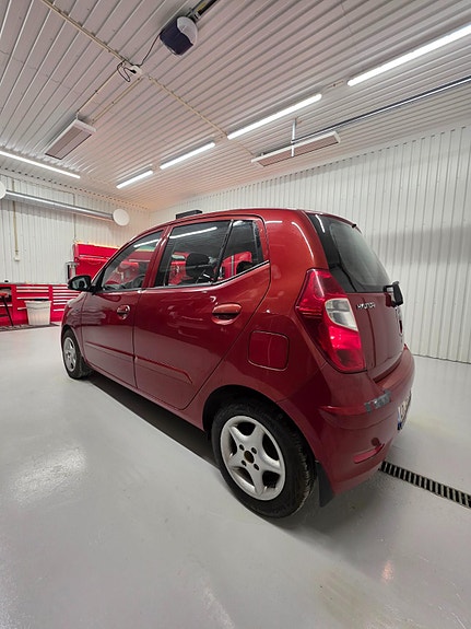 Hyundai i10 3 of 19