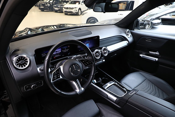 Mercedes-Benz EQB-Klasse 23 of 30