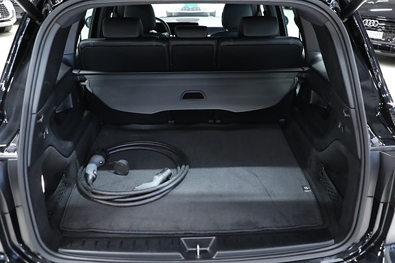 Mercedes-Benz EQB-Klasse 13 of 30