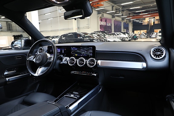 Mercedes-Benz EQB-Klasse 14 of 30