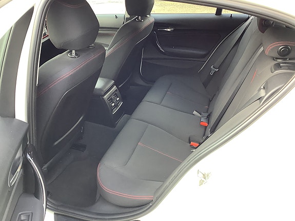 BMW 116d 13 of 17