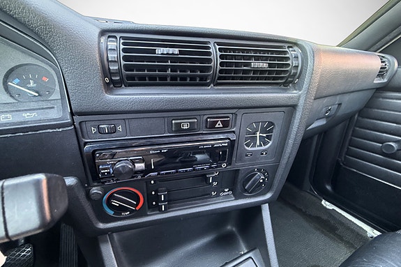 BMW 318i 26 of 30