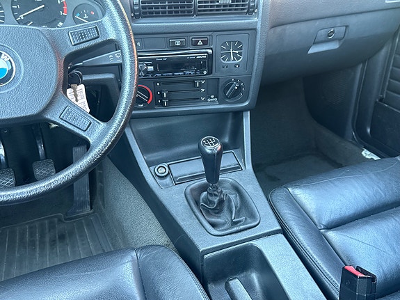 BMW 318i 23 of 30