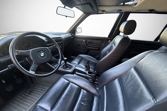 BMW 318i 18 of 30