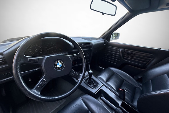 BMW 318i 19 of 30