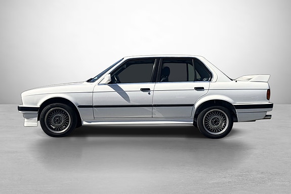 BMW 318i 7 of 30
