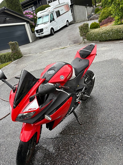 Yamaha YZF-R 125 3 of 5
