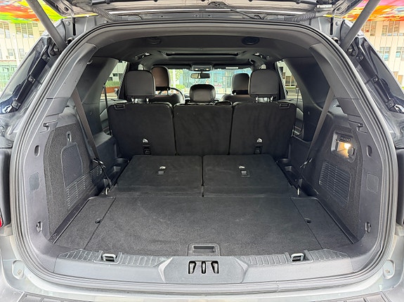 Ford Explorer 15 of 28