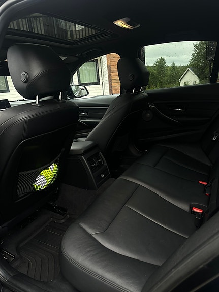 BMW 320d 15 of 22