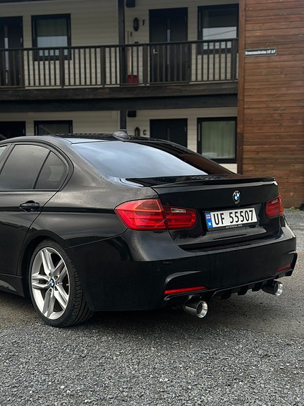 BMW 320d 4 of 22