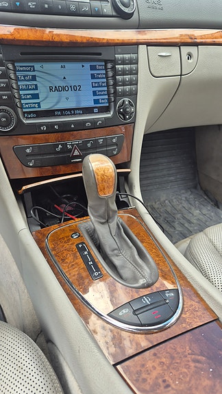 Mercedes-Benz E500 21 of 30